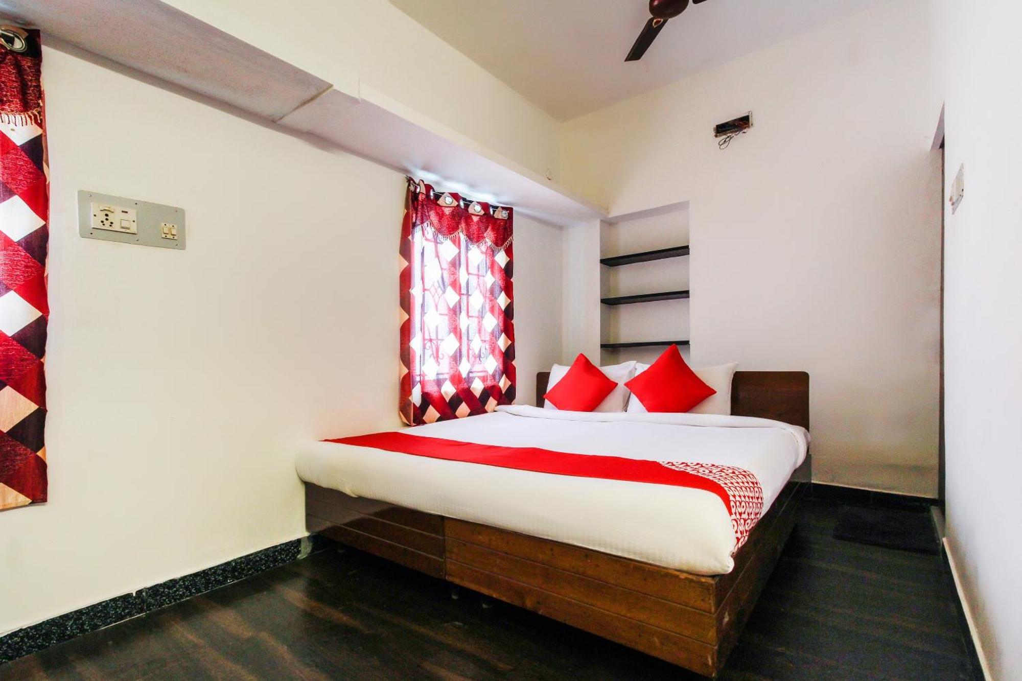 Hotel Lakshmi Narayana Salem Buitenkant foto