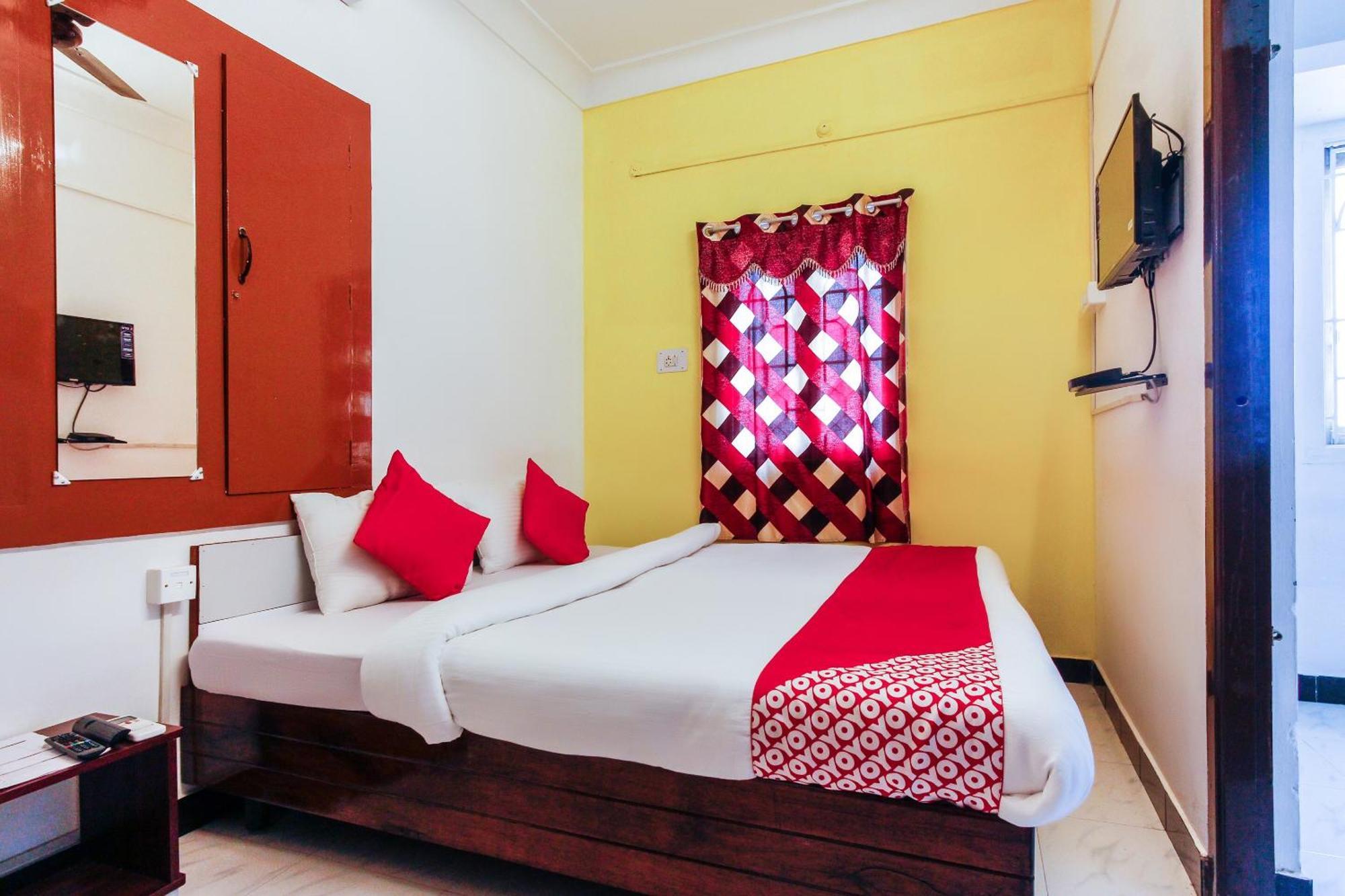 Hotel Lakshmi Narayana Salem Buitenkant foto